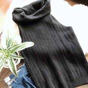 • t u r t l e n e c k t a n k •